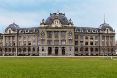 世界大学ランキングから読み解く力もこども英語講師・バイリンガル子育てコーチには必要です。